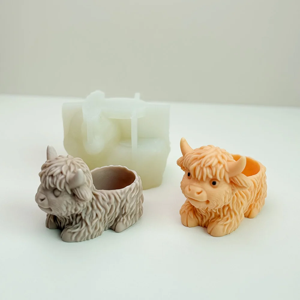 Highland Cow Planter Silicone Candle Mold finished casting from the silicone mold