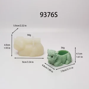 Highland Cow Silicone Candle Mold with Lying Pose