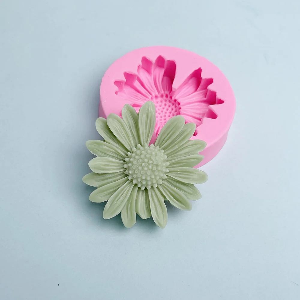 Daisy Silicone Candle Mold Sunflower Design silicone mold detail and cavity