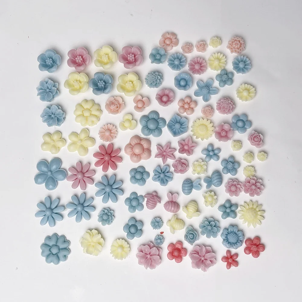 Multi-style Small Flower Silicone Mold for DIY Candle Making 1362 finished casting from the silicone mold