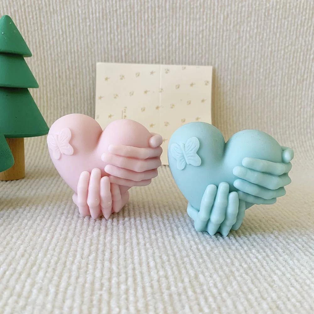 9017 - 双手捧心带蝴蝶装饰硅胶模具