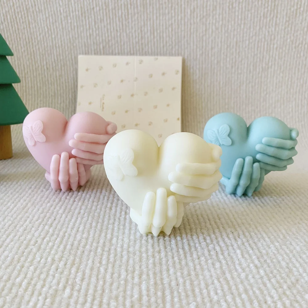 9017 - 双手捧心带蝴蝶装饰硅胶模具
