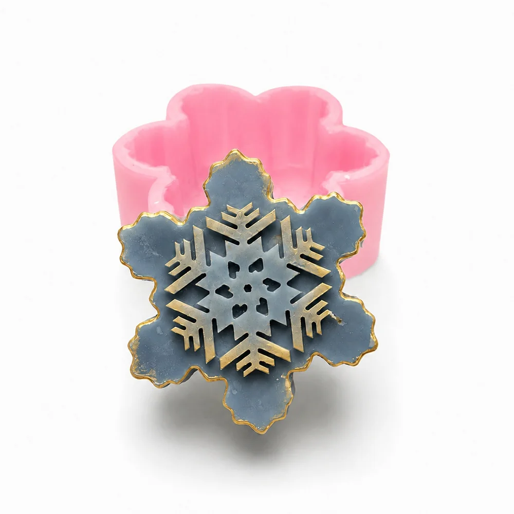 3D Snowflake Silicone Mold 1661 finished casting from the silicone mold