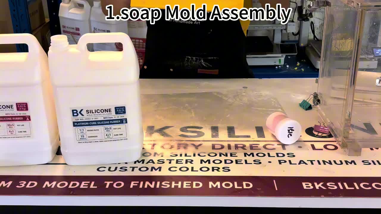 Mold assembly in the BKSILICONE 0906 workshop video